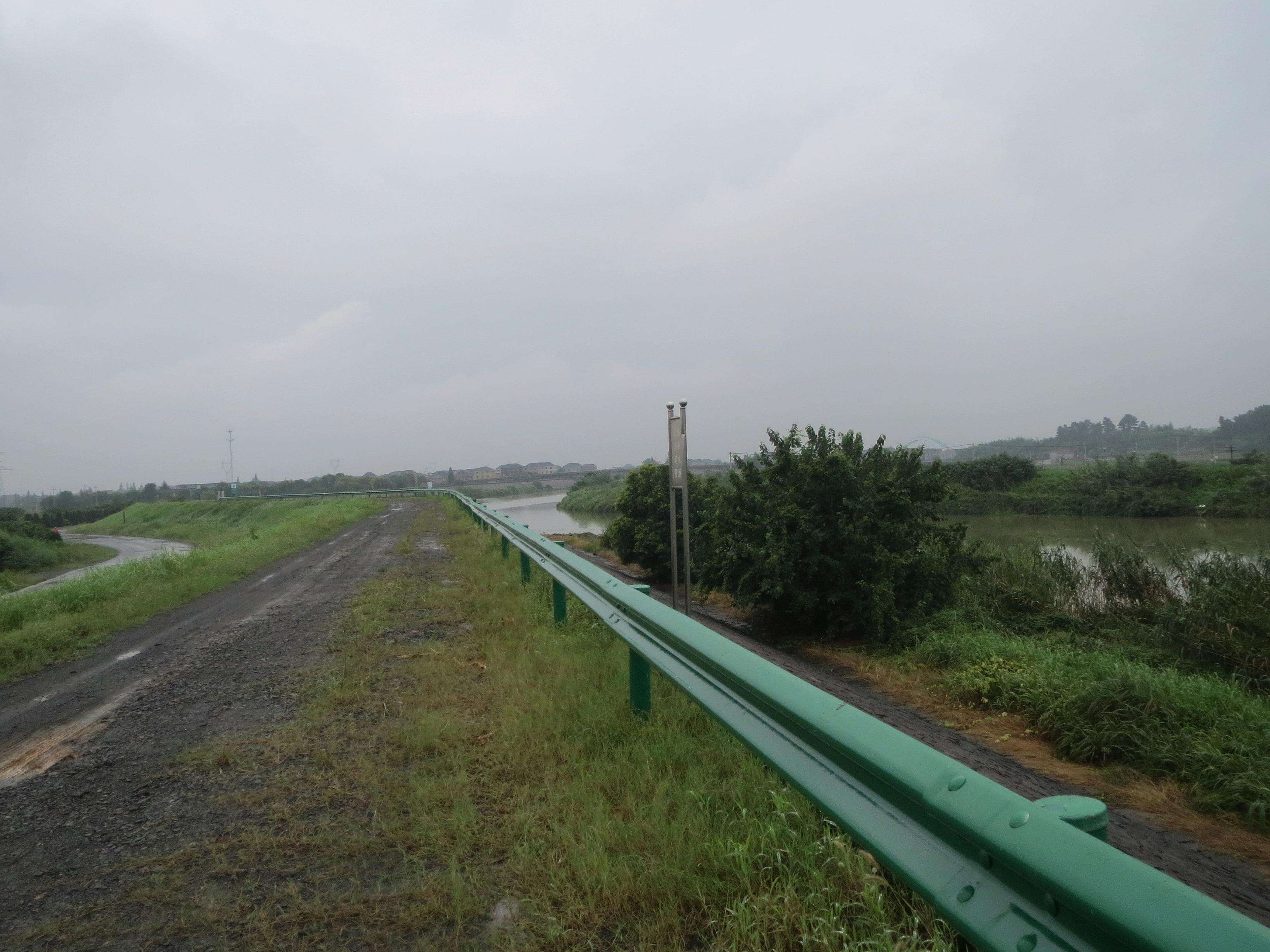 高速公路上面使用的波形護欄參數及價格介紹